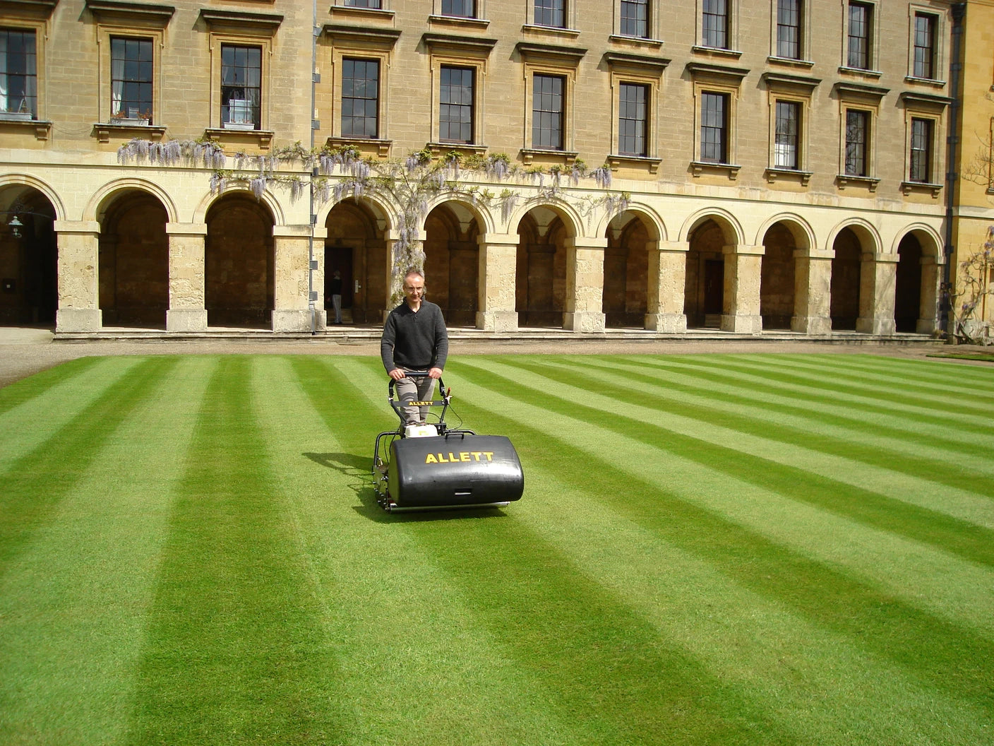 Allett Buffalo 34 Cylinder Mower